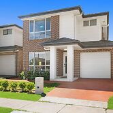 Kozyguru | Austral | Convenient 4 X Ensuite House