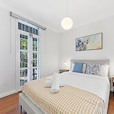 Kozyguru | Redfern | 2 Bed Terrace | Free Parking