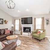 Main Street Cottage For 6