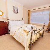 3 Bed - Sleeps 4 - Free Parking - Private Garden