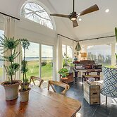 Hot Tub & Dock: Riverfront Cottage in Deltaville