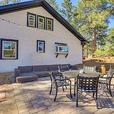 Vintage Farmhouse w/ Hot Tub in Larkspur