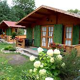 Single-storey Homes by the Lake, Jelen