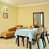 Crown Suites