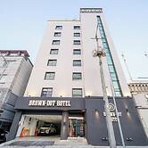 Brown Dot Hotel Gumi