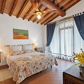 Relaxing Tuscan Country Near Florence