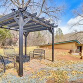 Half-mi to Jemez Hot Springs: Cozy Cabin Getaway!