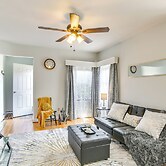 10 Mi to Downtown St Louis: Convenient Apartment!