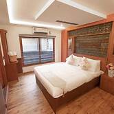 Upper Deck Boathouse