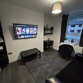 Shawforth - 2 Beds - Sleeps 4 - Street Parking