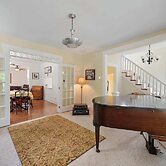 Classic Charm on Ashland For 8