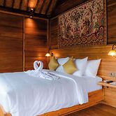 Devani Resort Sidemen