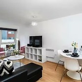 Gunwharf Quays Cozy Central Apartment