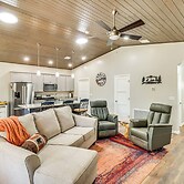 Hot Tub & Outdoor Living: Relaxing Show Low Cabin