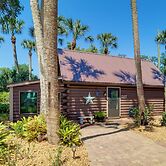 Fish On-site: Okeechobee Cabin w/ Pool Access
