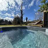 Melipill n House BBQ Pool Jacuzzi Pet Wifi