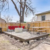 Walk to Memorial Stadium: Family Home w/ Patio