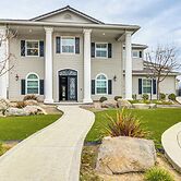 Outdoor Oasis & More: Group Getaway in Porterville