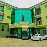 MONARCHS LUXURY PALACE HOTEL
