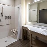GrandStay Hotel & Suites Kaukauna