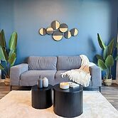 Modern London Style in Mid-hollywood Free Parking