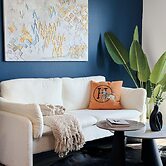 Contemporary Mid-hollywood Home Dtla View Parking