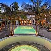 Close to Beach w/ Patio & Resort Amenities The Point at Corniche by Av