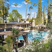 Del Campo Villa - 4BR Woodland Hills Gem With Pool and Cabana