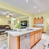 9 Mi to Apollo Beach: Riverview Getaway!