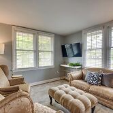 2 Mi to Dtwn Pensacola: Charming Apartment