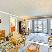 3 Blocks to Lake Ontario: Getaway in Cape Vincent!