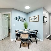 9 Mi to Charlotte Motor Speedway: Apt w/ Deck!