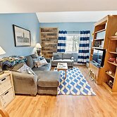 Stylish Notre Dame Condo Sleeps 6 2 Bedroom Condo