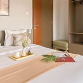 Minimalist and Cozy Living 2BR Pollux Chadstone Apartment