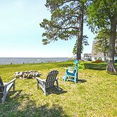 Tiny House w/ Big Views: Cabin in Shiloh!