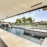 Pool, Spa & City Views: Luxe Home in San Diego!