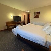 Tollgate Hotel