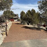 Thumb Butte Chalet Nestled in the Mountains