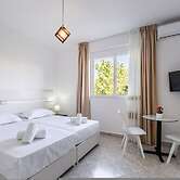 Stylish Studio With Scenic Gardens Golem