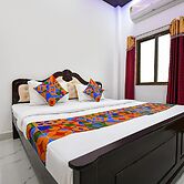 Fabhotel Geeta Bhawan