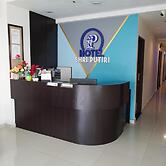 Hotel Shri Putiri