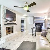 4 Mi to Dtwn: Gem w/ Pool Access & Patio in Austin