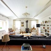 Historic Catskills Farmhouse Cottage by Belleayre