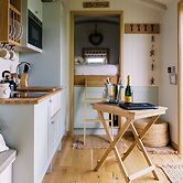 Shepherd's Hut- Hot Tub- Wellness Spa- Wood Burner