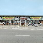 Capital O 92276 Hotel Pesona Gunung