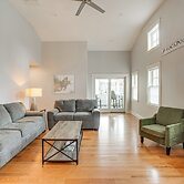 Walk to Front Beach: Dtwn Rockport Retreat!