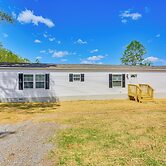 8 Mi to Main Street: Home w/ Yard in Bedford!