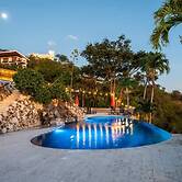 Beautiful House with Sweeping Ocean Views, Modern Design, and a Privat