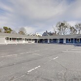 3 Mi to Beaches: Peaceful Wareham Getaway