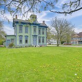 Family Home Near Franklin Historic District